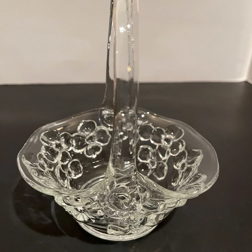 Vintage Tiara Indiana Glass Dogwood Basket with Handle